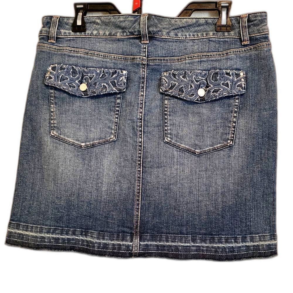 White House Black Market WHBM Denim Mini Skirt Jean Frayed Hem Size 8